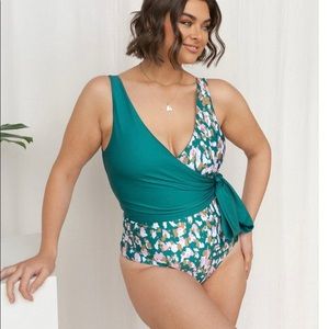 Baiia Reversible Wrapsuit